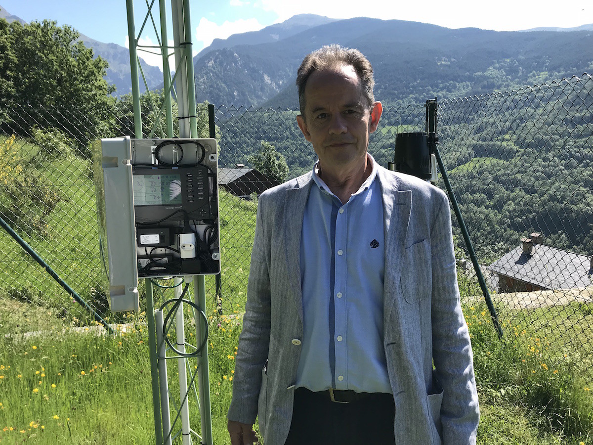 Lluís Solanas, director de Meteoguilleries, a la nova estació queralbina