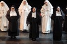 Molt bona entrada al Teatre Comtal de Ripoll per veure el musical 