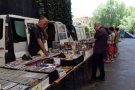 Molts curiosos i aficionats a la Fira del Disc de Ripoll