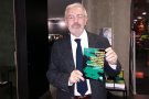 Es presenta 