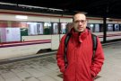 Set persones agafen a Ripoll el primer tren del nou servei de dos quarts de sis del matí en direcció a Barcelona