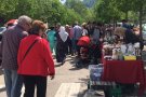 Sant Joan s'omple d'activitat amb un centenar de puntaires dissabte i un centenar de parades del Mercat del Trasto diumenge
