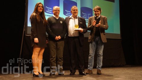 Comerç Local: els responsables de 9Moble amb l’alcalde de Ripoll, Jordi Munell