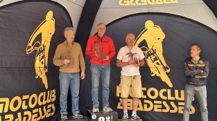 El podi de la categoria classic, amb Stephen Farrall al graó més alt