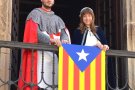 Crida de Sant Jordi i la Princesa a penjar l’estelada durant la Setmana Medieval
