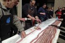 Els carnissers de Ripoll elaboraran la llangonisseta solidària més llarga del món en benefici del CEE Ramon Suriñach
