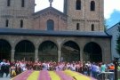 Aconseguit! Ripoll fa la llangonisseta solidària més llarga del món. 