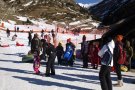 Molta gent a les estacions de Vallter 2000 i Vall de Núria tot i la manca de neu