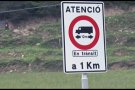 Instal·lada la senyalització per evitar el pas de camions llargs per la C-26