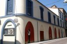 Rentat de cara al Teatre Comtal de Ripoll 