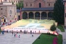Ripoll desplega la macropancarta de l'Assemblea Nacional Catalana