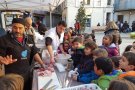 Ripoll celebra el Dijous Gras fent botifarra d'ou