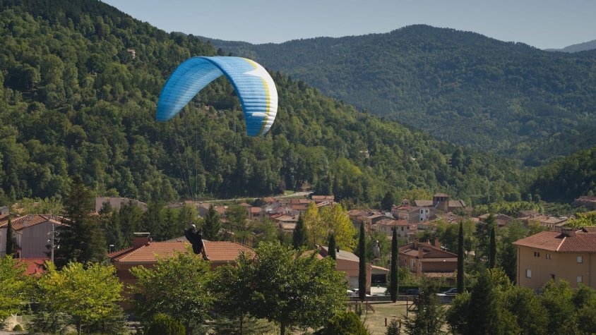 L’aterratge oficial està situat prop de l’espai de l’Estació de Sant Joan de les Abadesses