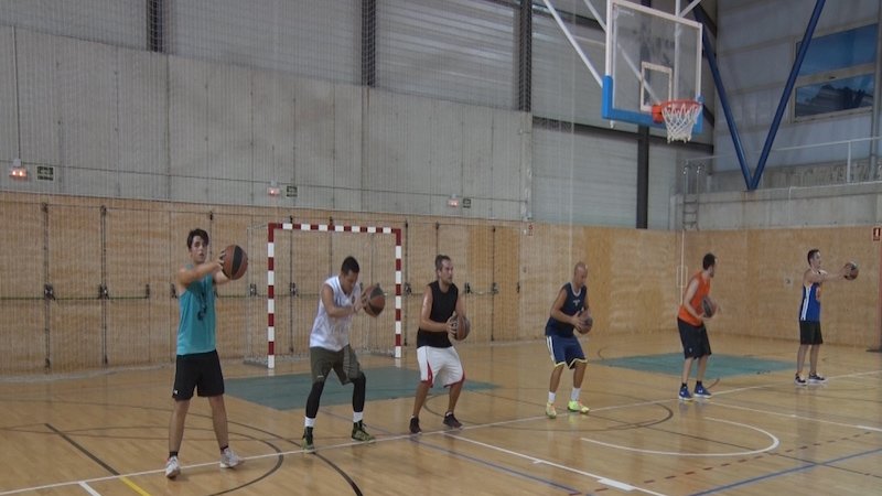 Sessió d'entrenament al pavelló de l'Avellaneda