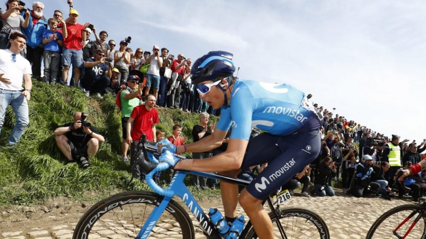 Marc Soler, en una cursa amb l'equip del Movistar Team