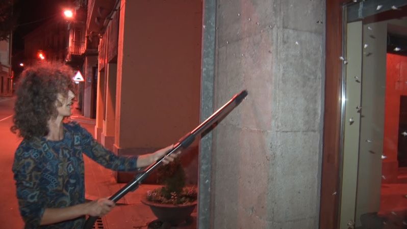 La veïna de Ripoll fa servir l'aspiradora cada nit