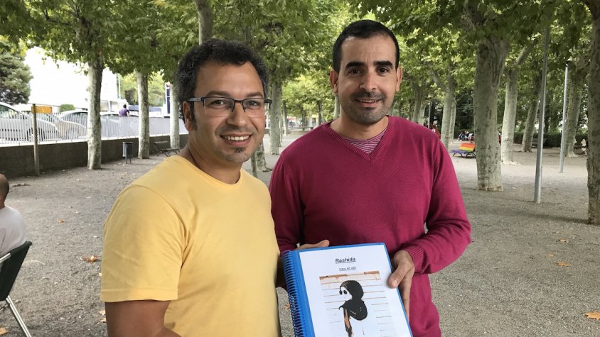 Youcef Alloui i Abdellah El Meftah demanen ajuda per editar el llibre