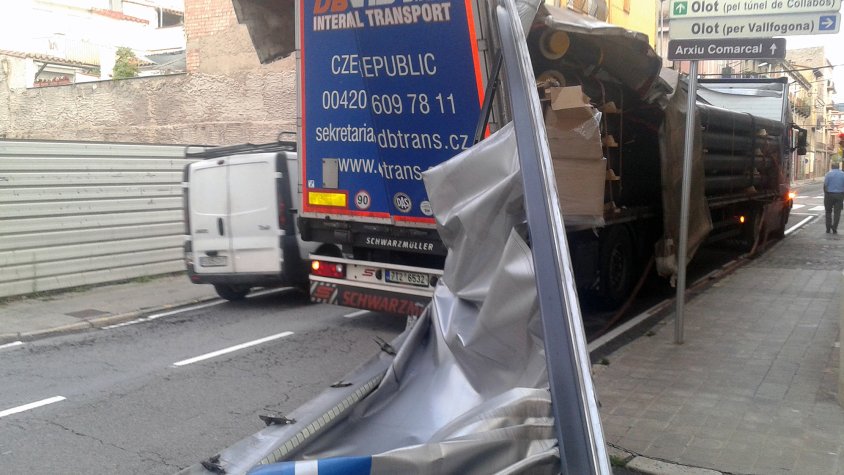 El camió ha quedat en molt mal estat