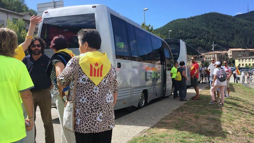 L'autocar és el mitjà de transport favorit per assistir a l'acte de Perpinyà