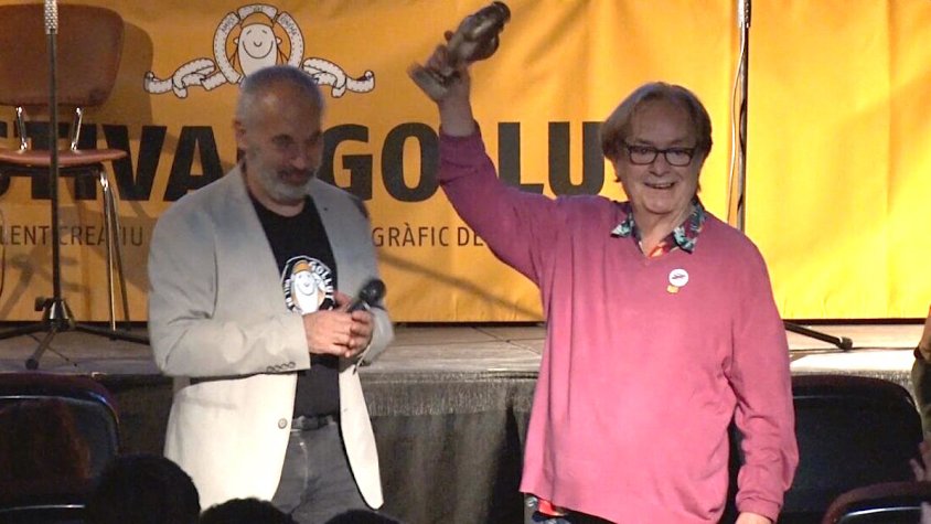 Ventura Pons amb el premi Gollut