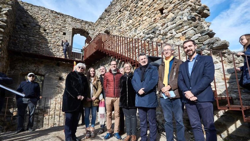 La inauguració va comptar amb una àmplia representació política