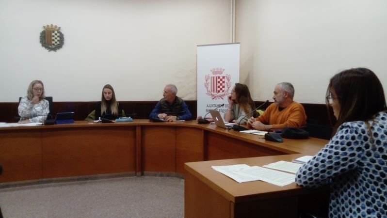 El ple d'ahir al vespre va estar marcat per les preguntes de Tots Fem Ribes a l'equip de govern