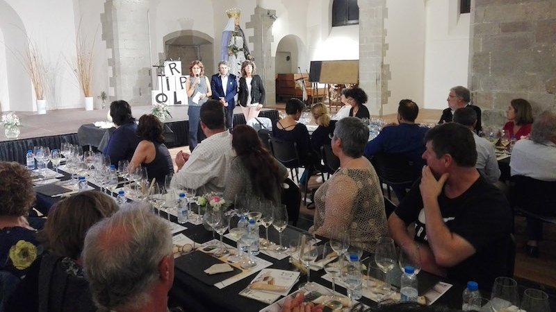 La presentació va tenir lloc a l'Església de Sant Pere