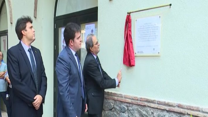 Inaugurada la reforma de les places de Campdevànol