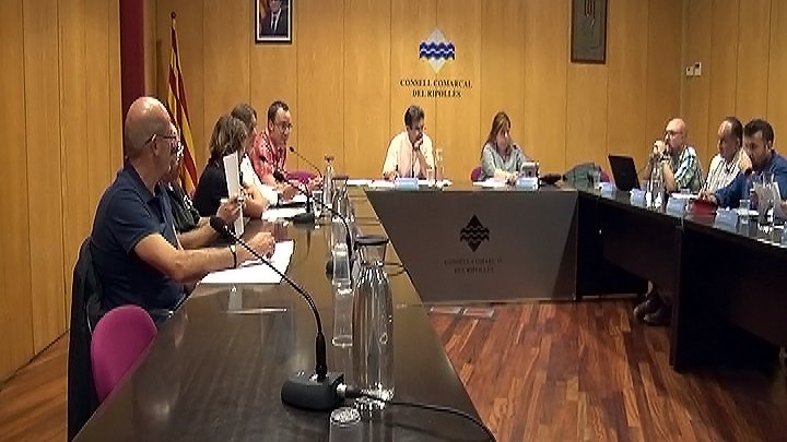 Tots els membres de la corporació es van sumar a aquest prec a instàncies superiors