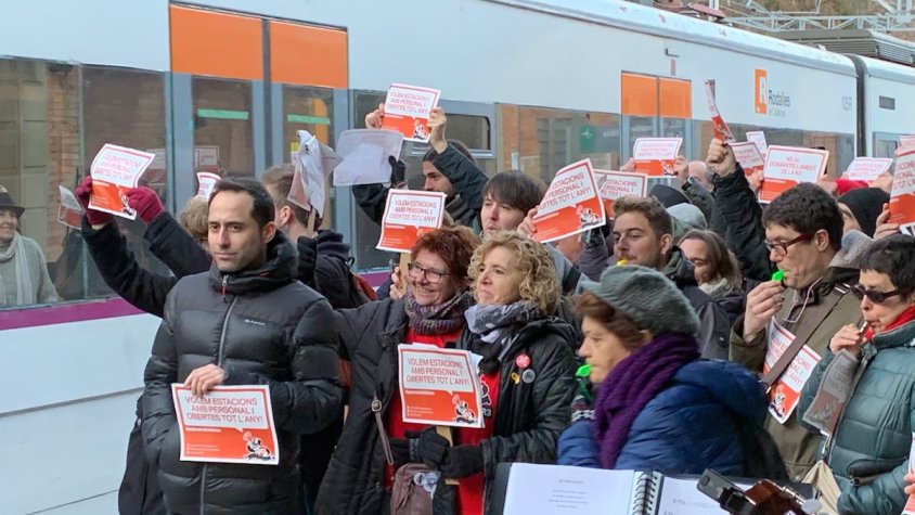 Manifestació a l'estació de Ribes