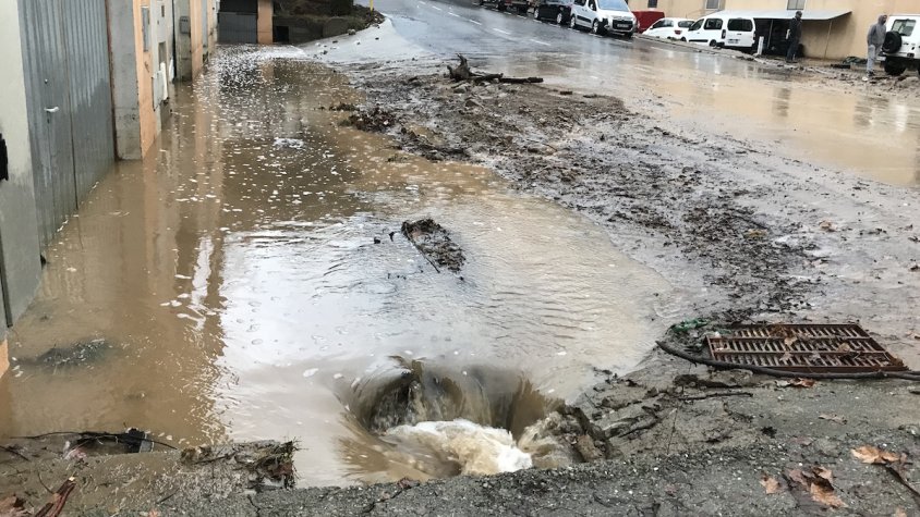 La indústria afectada per la inundació