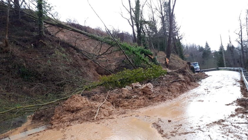 Una esllavissada provocada per les pluges del Gloria a Sant Joan