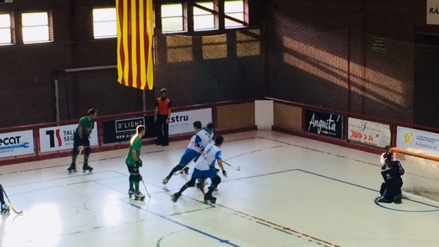 Victòria en l'estrena a casa de l'Hoquei Club Ripoll