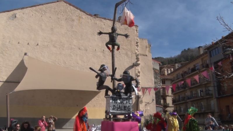 L'espectacular ninot es va descobrir ahir al migdia