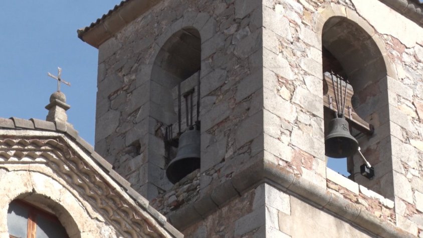 El so de les campanes de l'església de Gombrèn generen debat
