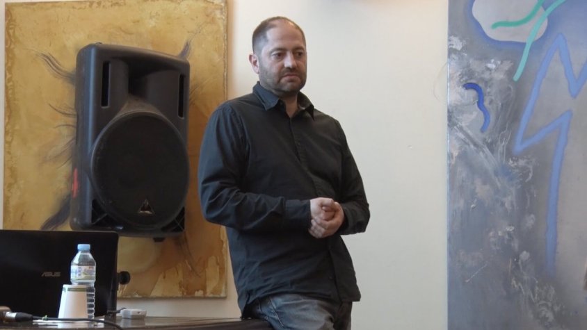 Martín González Damonte, autor del documental, durant la presentació a Sant Joan