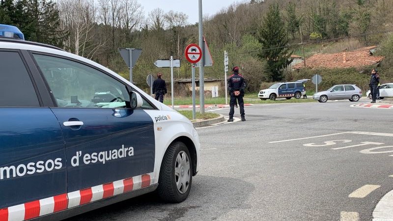 Un dels controls que la policia catalana ha realitzat aquest cap de setmana