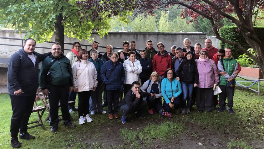 Abans de marxar cap a Andorra, tots els esportistes s'han fet la fotografia de família