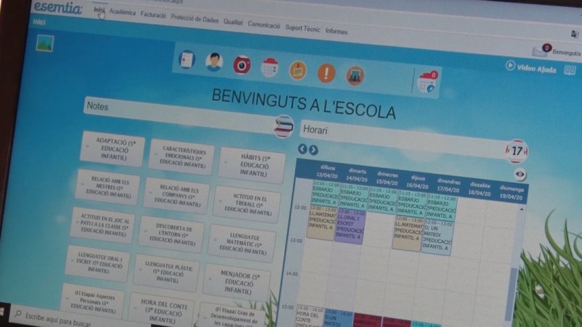Una aula virtual d'una escola ripollesa