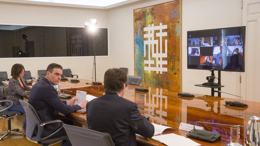 Pedro Sánchez, amb el Ministre de Sanitat, Salvador Illa, en la reunió del Comitè Científic d'aquest dissabte