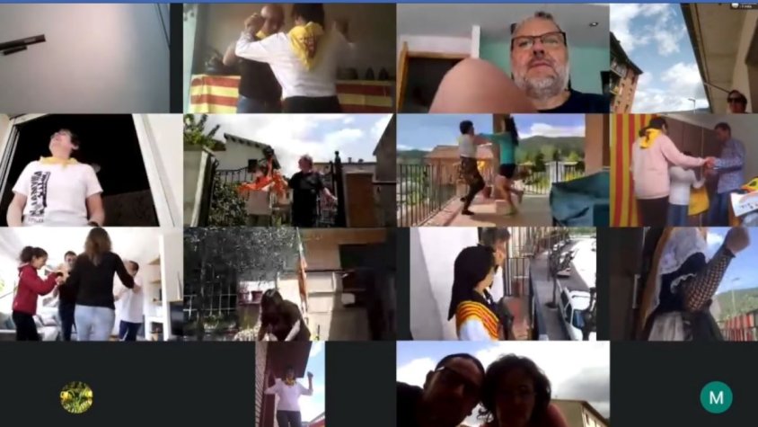 Un instant del muntatge de la sardana virtual a Campdevànol