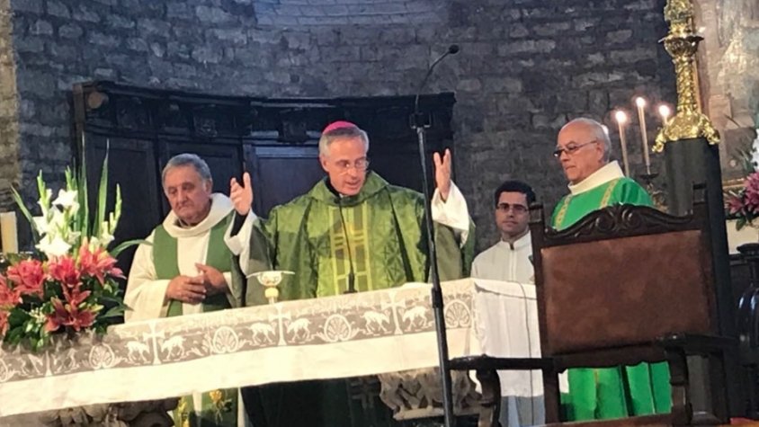 El bisbe Romà Casanova, al monestir de Santa Maria de Ripoll