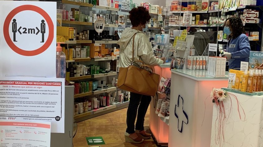 Les farmàcies no han deixat de vendre mascaretes