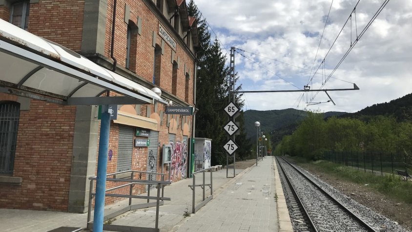 Estacions com la de Campdevànol tornaran a veure passar els trens