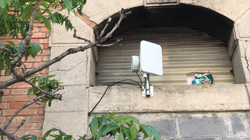 Una de les antenes que s'han instal·lat a Toses