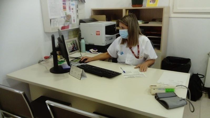 Núria Busquets  al consultori local de Sant Pau de Segúries