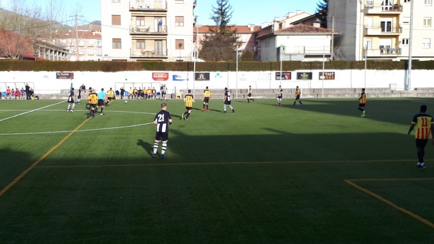 Es treballa amb la idea que les competicions de futbol amateur puguin començar a l'octubre, però no hi ha res decidit