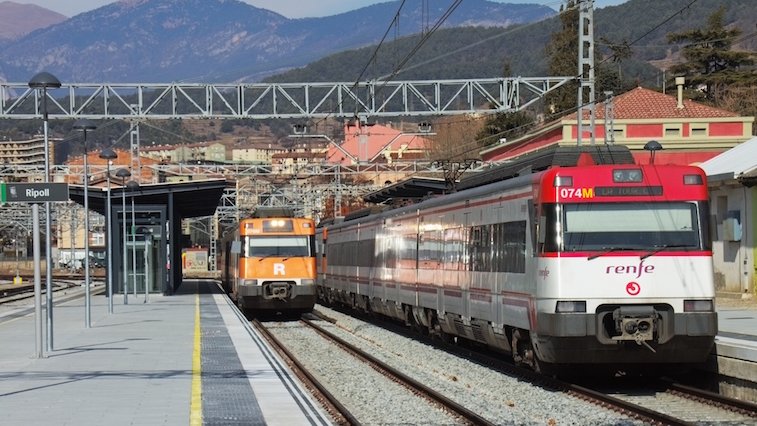 Es podran ocupar tots els seients als trens i autobusos, però demana que es respecti la màxima distància entre persones