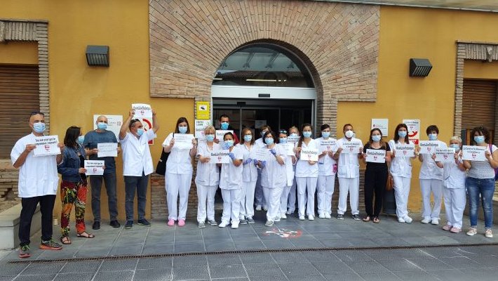 L'acte de protesta d'aquest dilluns va aplegar una vintena de persones