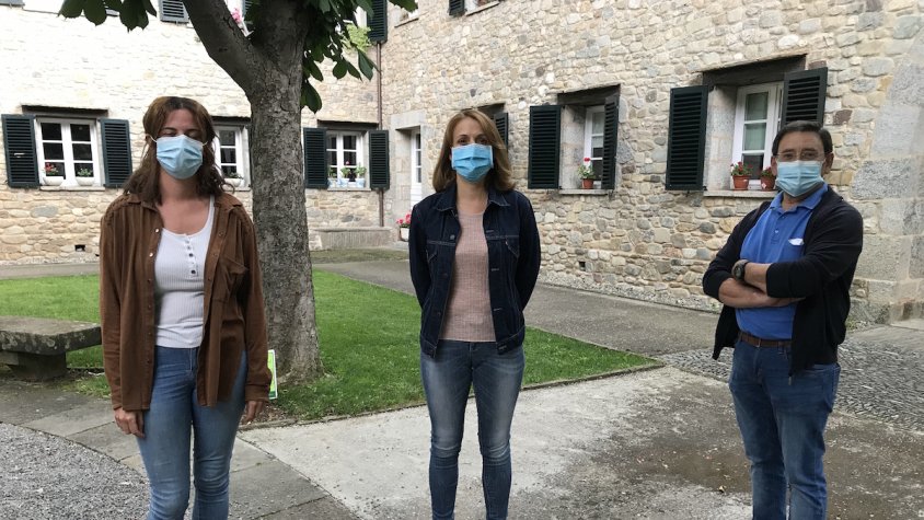 Tres dels regidors d'ERC a Sant Joan, als Jardins Espona